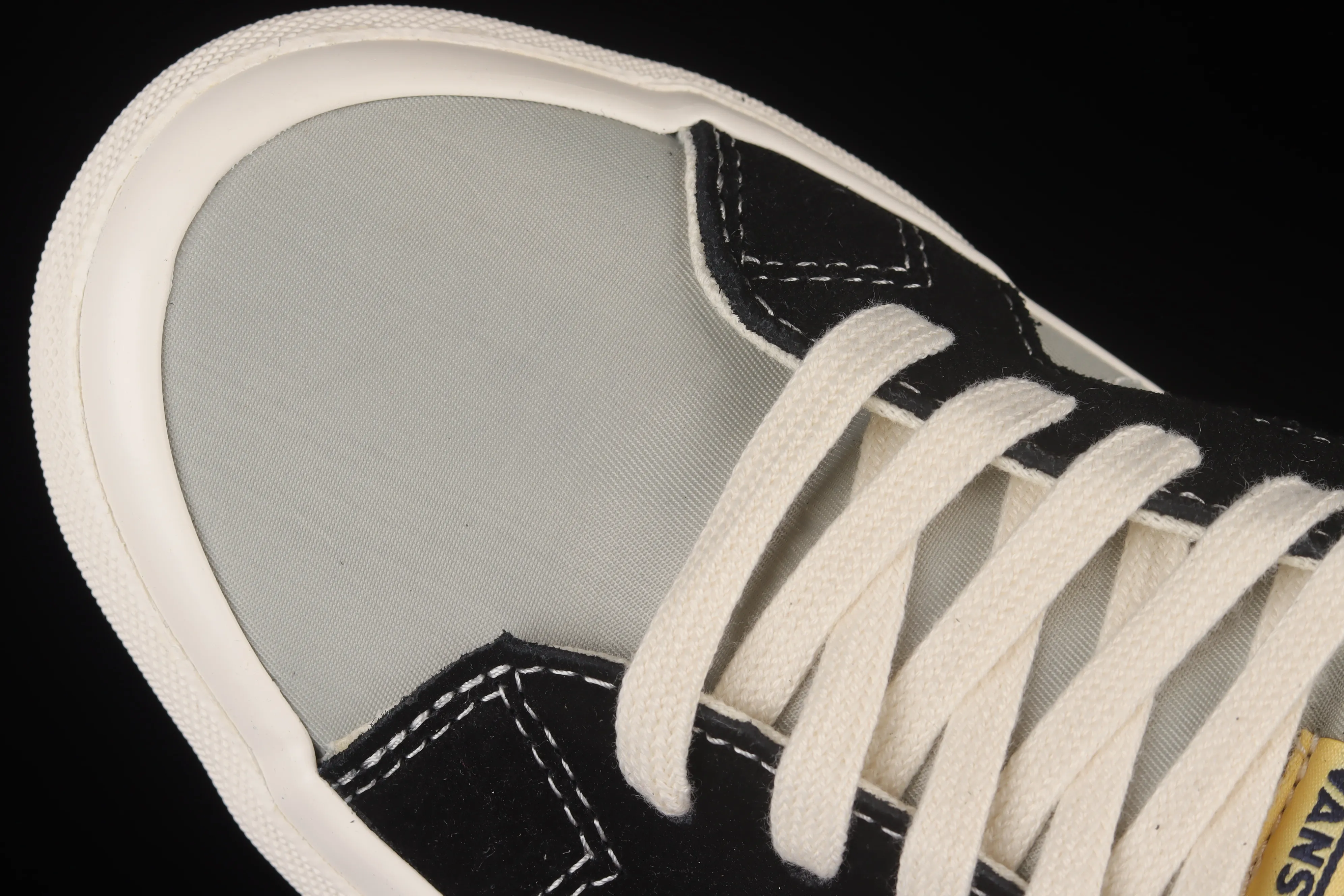 All categories Vans Vans series Vans Mid Vans China Vans Th Snake Trail Lx joint model China casual sneakers VN0A4UWR26M